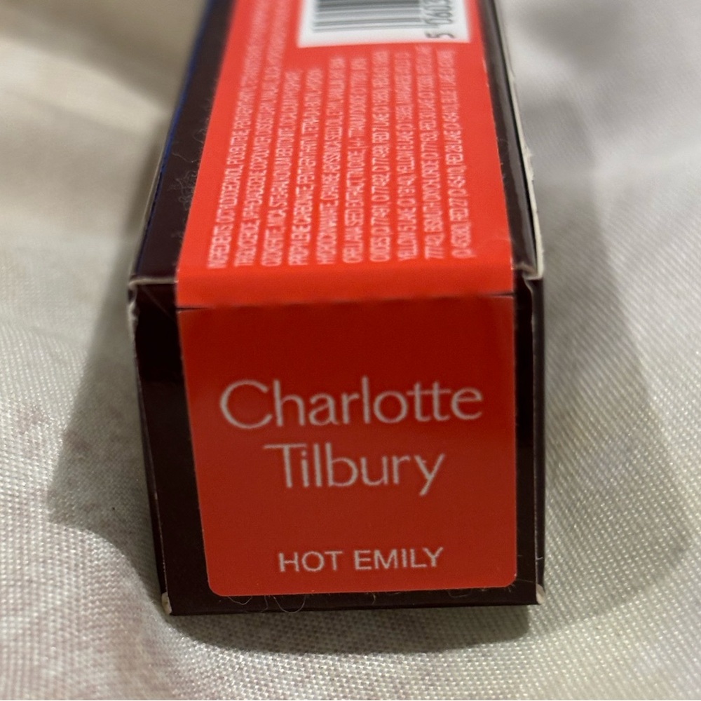 NIB Charlotte Tilbury Hot Lips Lipstick in Hot Emily - Picture 4 of 6